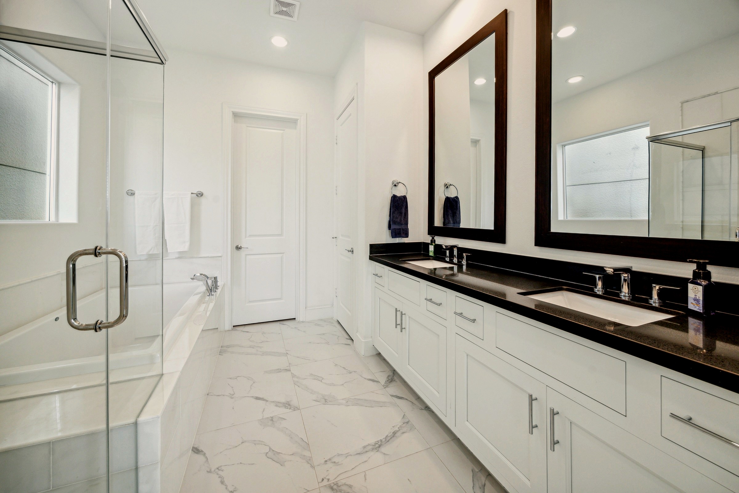 Primary bath – vanity